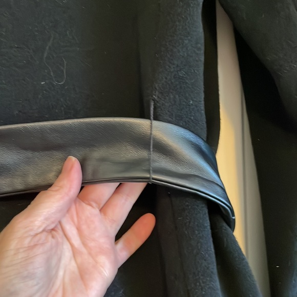 Ellen Tracy Long Black Belted Wool Wrap Coat. Women’s Size 2. - Picture 10 of 16